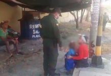 Capturan a dos venezolanas en Cartagena, por ejercer mendicidad con sus bebes Venezolanas capturadas por mendigar en cartagena con bebes