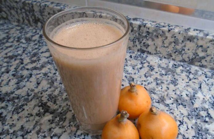 Jugo de Níspero en leche