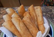 Tacos dorados de papa Tacos dorados de papa